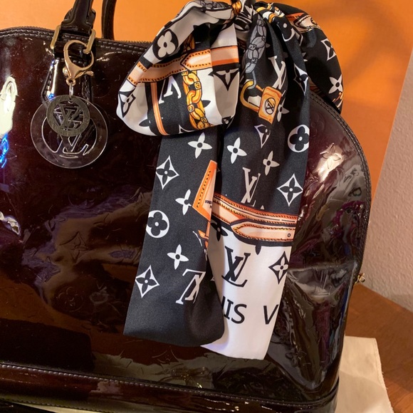 Louis Vuitton Alma GM bundle - Picture 5 of 15